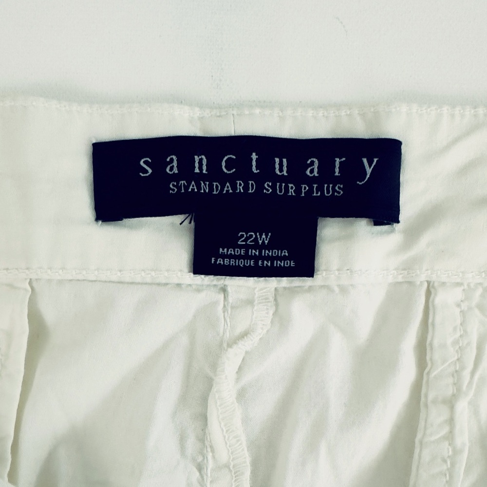 Sanctuary Standard Surplus Woman’s Plus 22W Warm White Cargo Short Rolle… - Picture 7 of 8